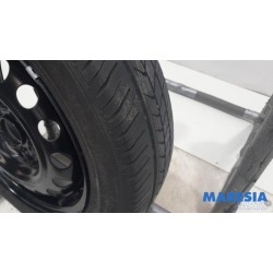 Peugeot - 107 - Krikset + reservewiel