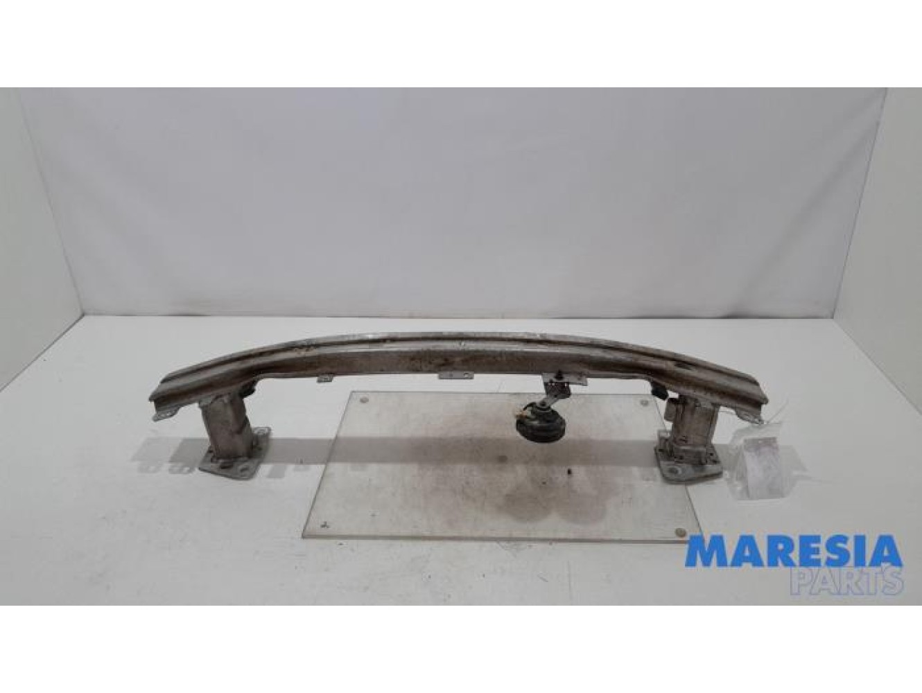 Renault - Megane - Front bumper frame