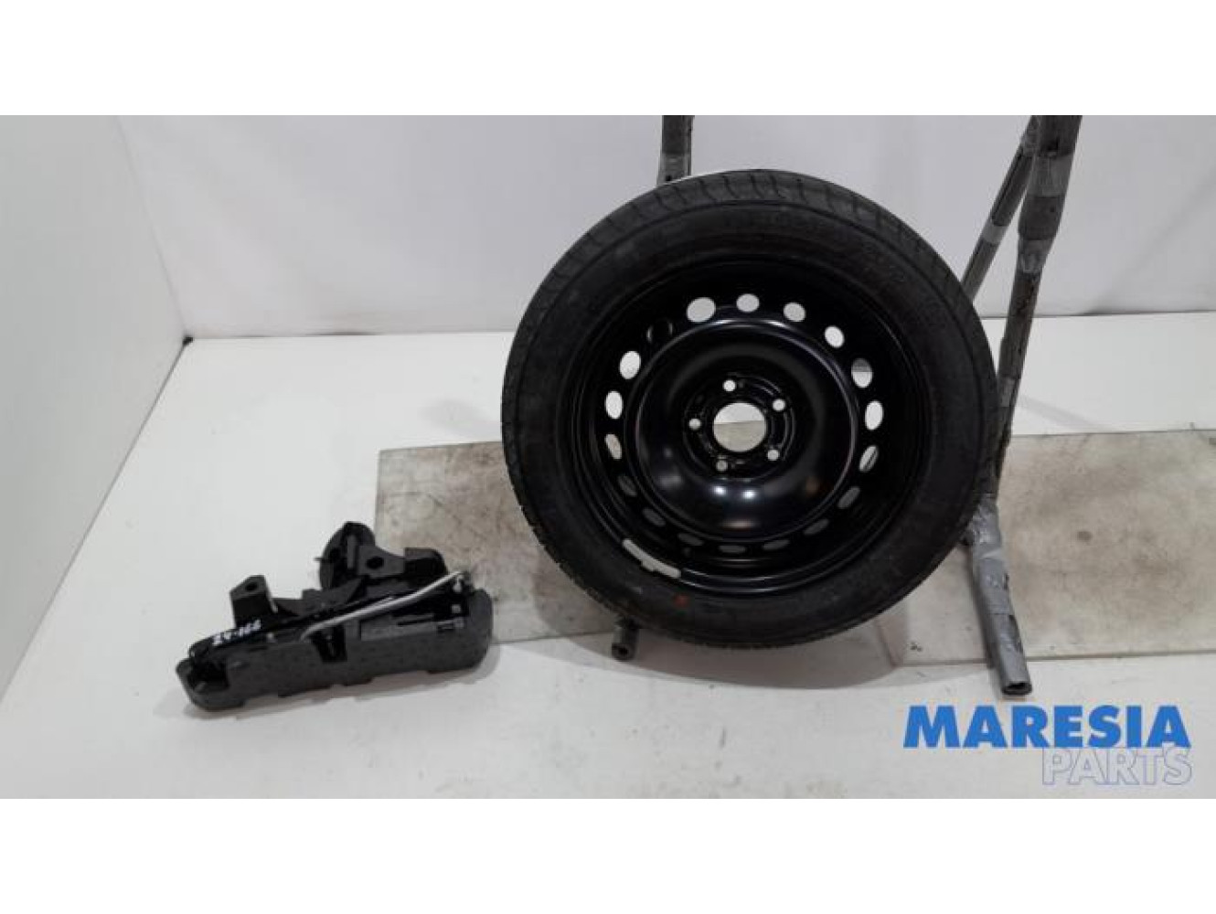 Renault - Megane - Krikset + reservewiel