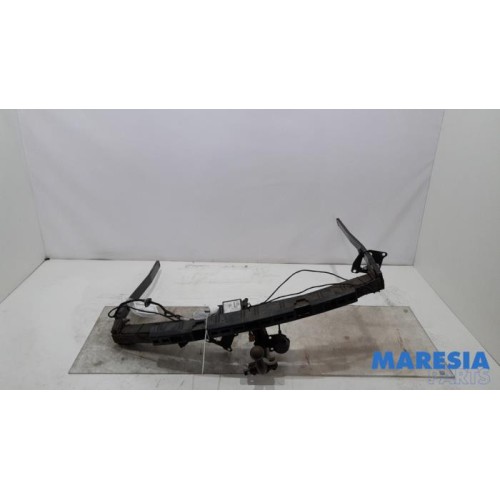 Renault - Megane - Towbar