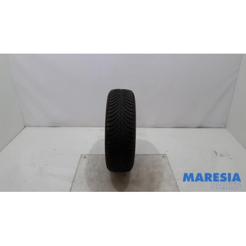 Peugeot - 208 - Tyre