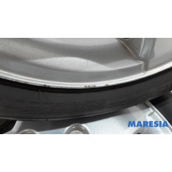 Peugeot - 107 - Sportvelgenset + banden