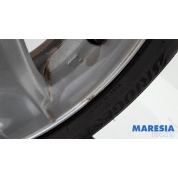 Peugeot - 107 - Sportvelgenset + banden