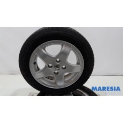 Peugeot - 107 - Sportvelgenset + banden
