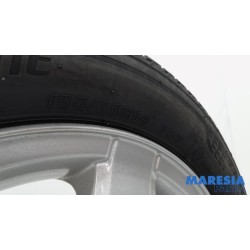 Peugeot - 107 - Sportvelgenset + banden