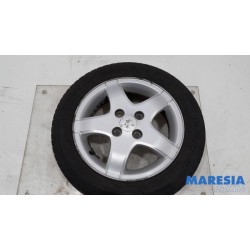 Peugeot - 107 - Sportvelgenset + banden