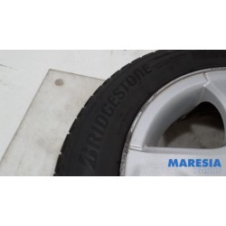 Peugeot - 107 - Sportvelgenset + banden
