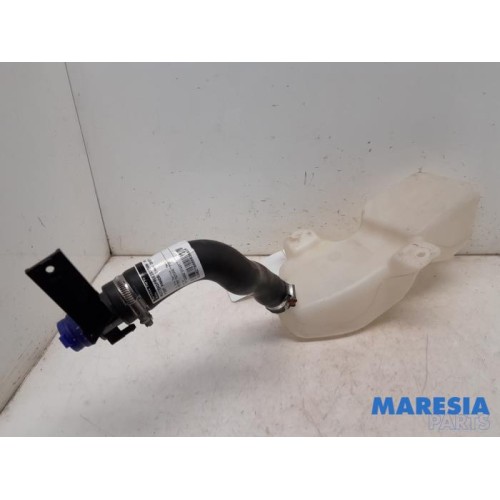 Fiat - Panda - Front windscreen washer reservoir