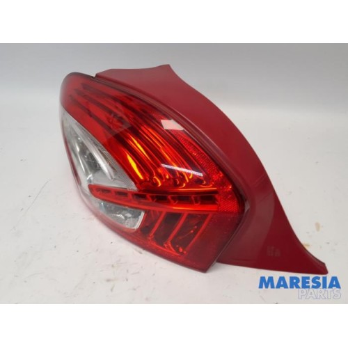 Peugeot - 208 - Achterlicht links
