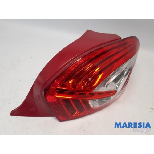 Peugeot - 208 - Taillight, right