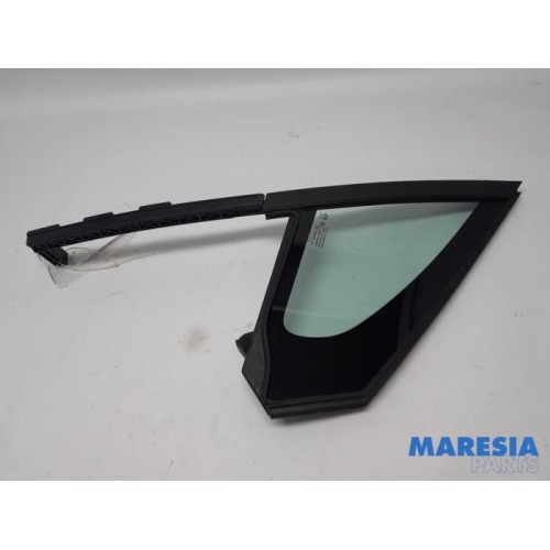 Peugeot - 208 - Quarter light, front right