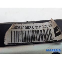 Peugeot - 208 - Front seatbelt, right