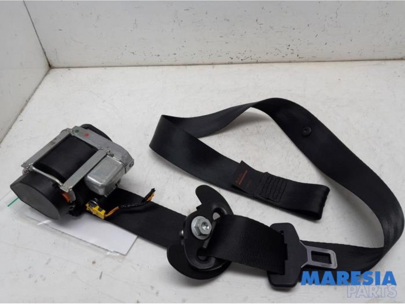 Peugeot - 208 - Front seatbelt, right