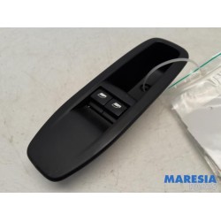 Peugeot - 208 - Multi-functional window switch