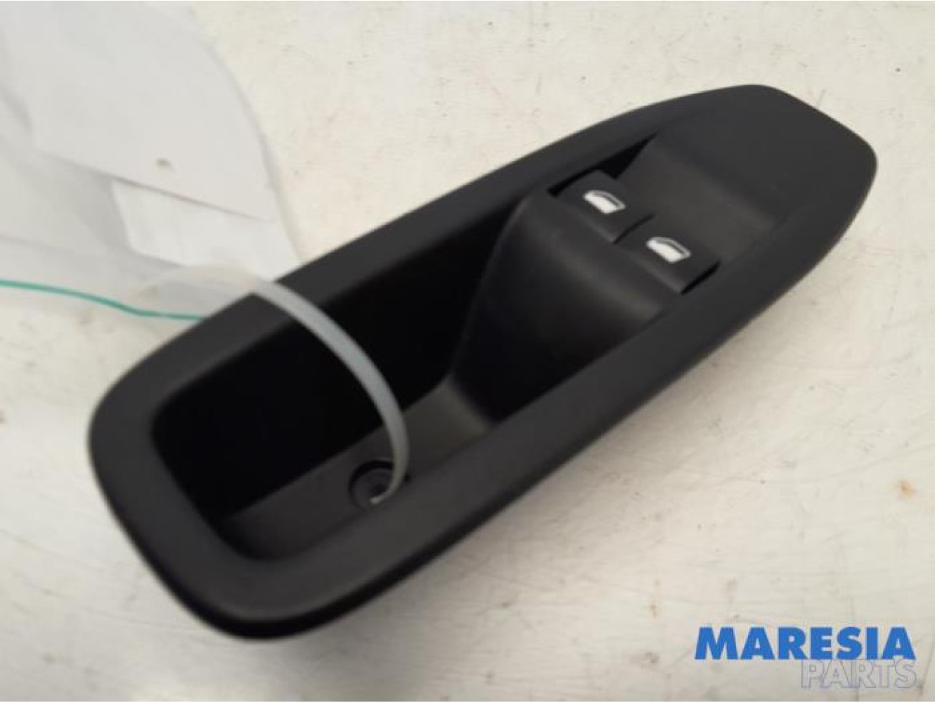 Peugeot - 208 - Multi-functional window switch