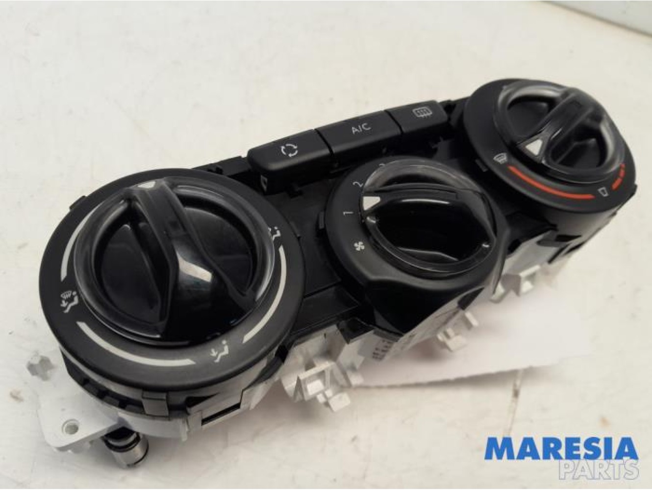 Peugeot - 208 - Heater control panel