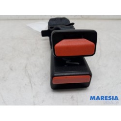 Peugeot - 208 - Rear seatbelt buckle, centre