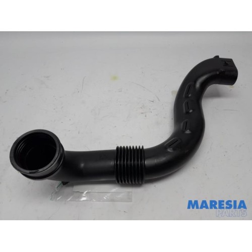 Renault - Clio - Air intake hose