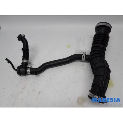 Renault - Clio - Air intake hose