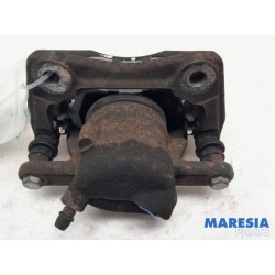 Renault - Clio - Front brake calliper, right