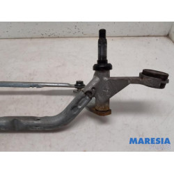 Renault - Clio - Wiper mechanism