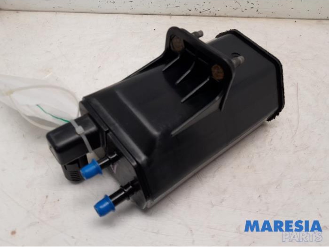 Renault - Clio - Carbon filter