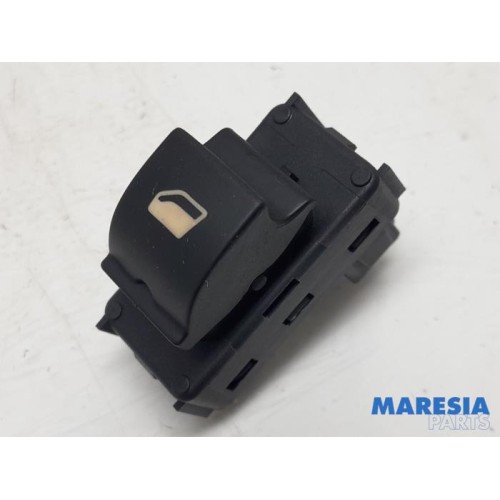 Peugeot - 5008 - Electric window switch