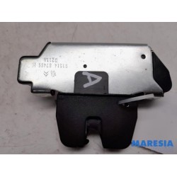 Peugeot - 5008 - Tailgate lock mechanism