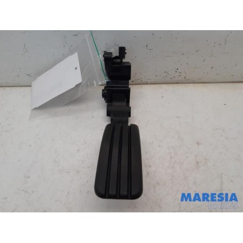 Renault - Megane - Accelerator pedal