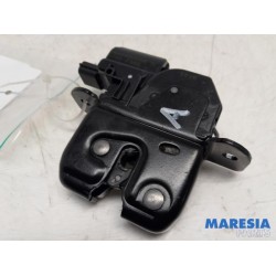 Renault - Megane - Tailgate lock mechanism