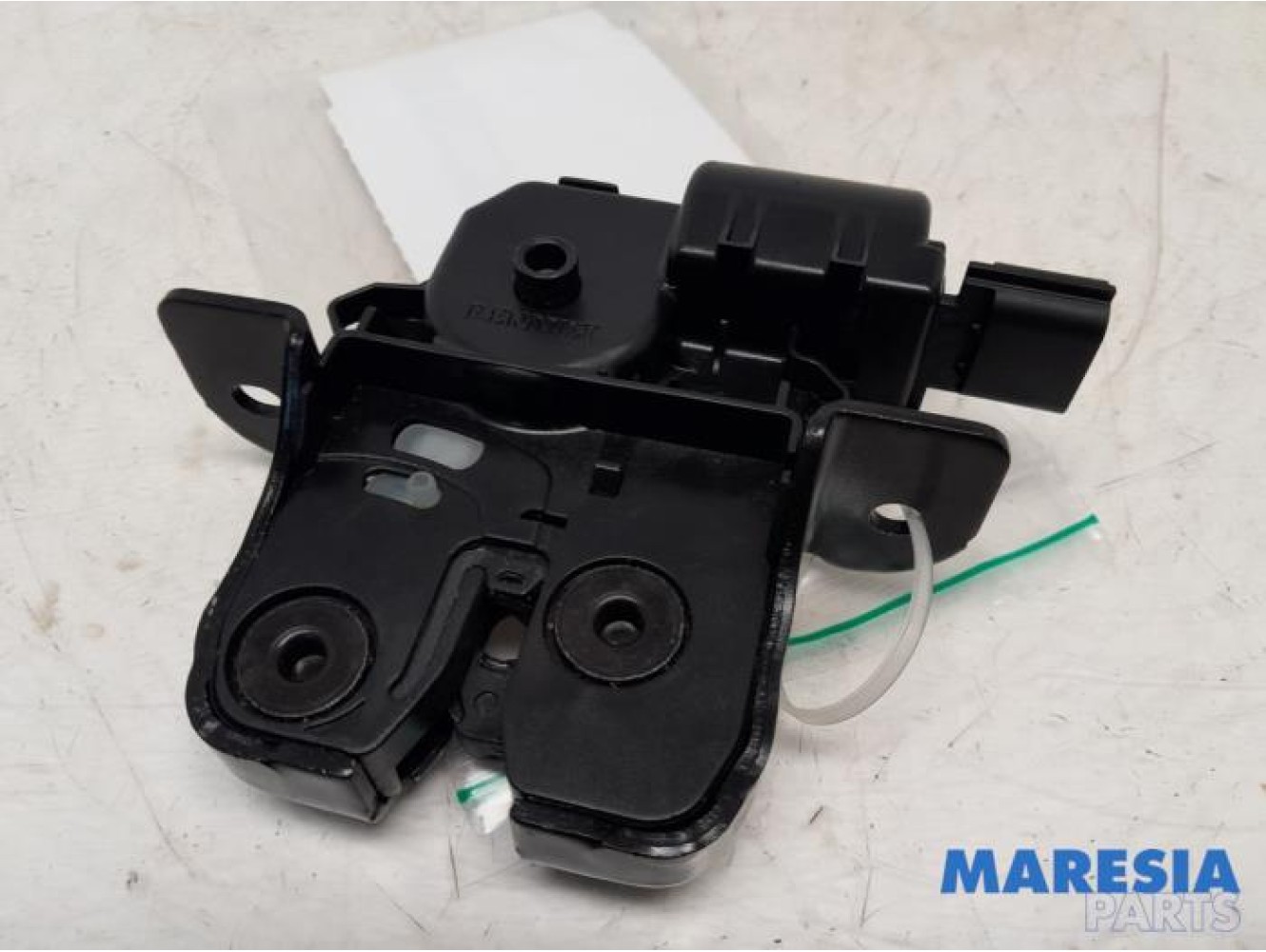 Renault - Megane - Tailgate lock mechanism