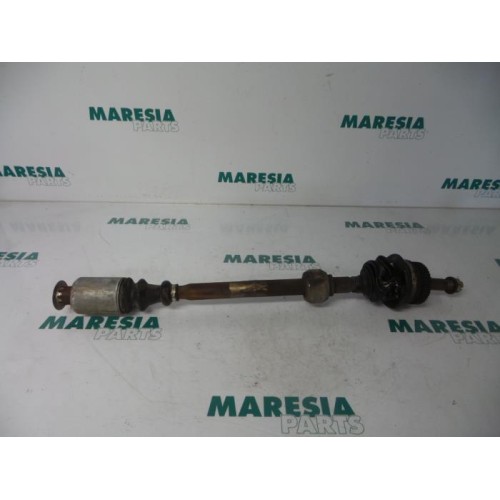 Renault - Megane Scenic - Front drive shaft, right