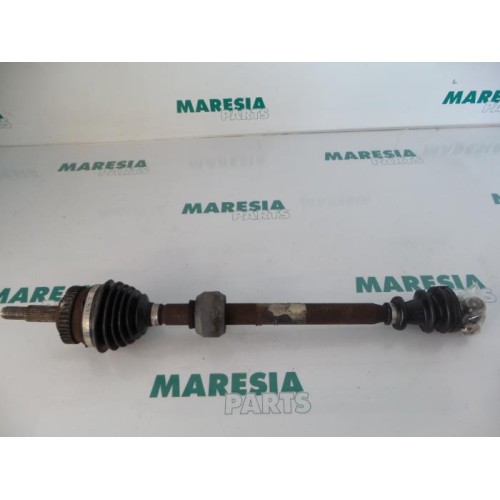 Renault - Megane Scenic - Front drive shaft, right