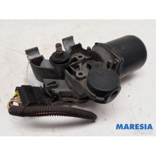 Peugeot - 107 - Front wiper motor