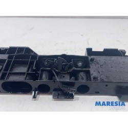 Renault - Clio - Lock plate