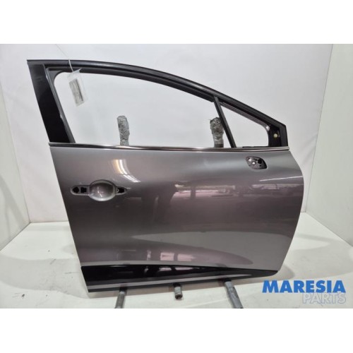 Renault - Clio - Front door 4-door, right