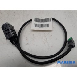 Citroen - C4 Cactus - AUX / USB connection