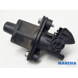 Peugeot - 107 - Tailgate lock mechanism