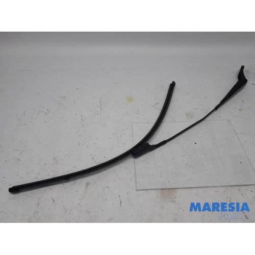 Peugeot - 208 - Front wiper arm