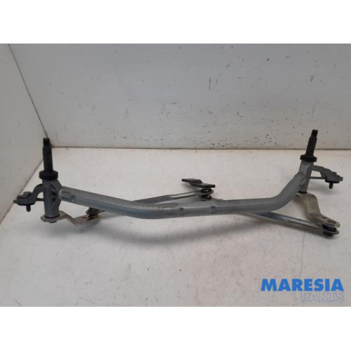Peugeot - 208 - Wiper mechanism