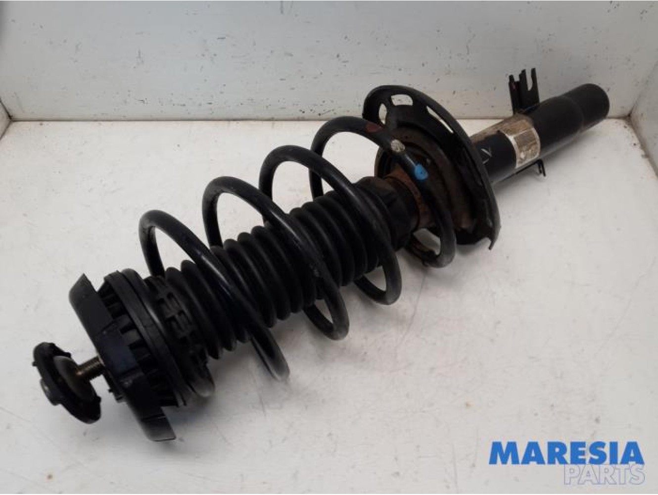 Peugeot - 208 - Front shock absorber rod, left