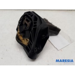 Peugeot - 208 - Engine mount