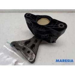 Peugeot - 208 - Engine mount