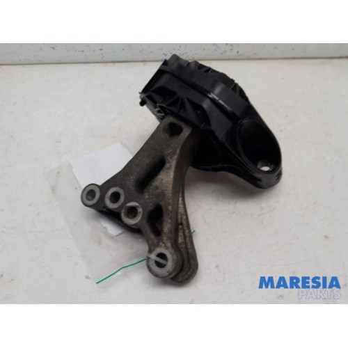 Peugeot - 208 - Engine mount