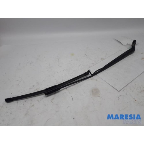 Citroen - C4 Cactus - Front wiper arm