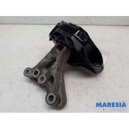 Citroen - C4 Cactus - Engine mount
