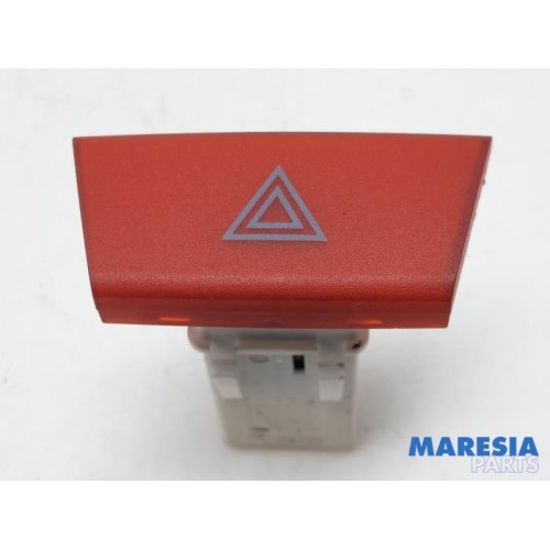 Peugeot - 107 - Commutateur éclairage d'urgence