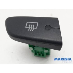 Peugeot - 107 - Rear window heating switch