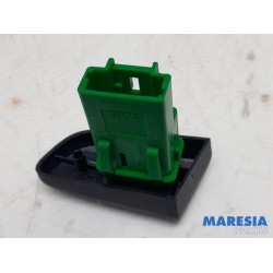 Peugeot - 107 - Rear window heating switch