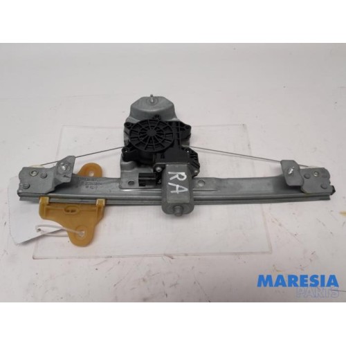 Renault - Clio - Rear door window mechanism 4-door, right